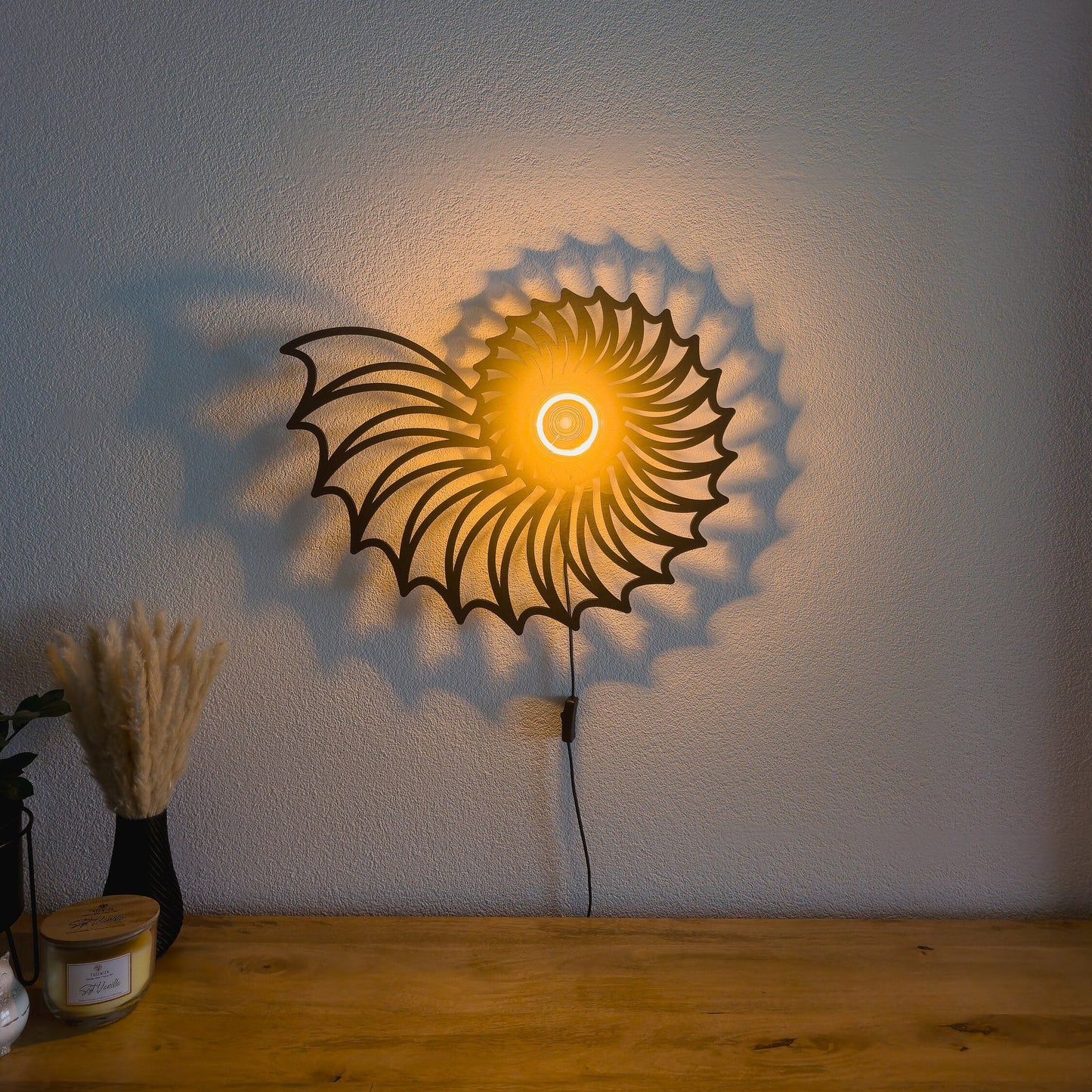 Wandlampe Nautilus mit Ring-Leuchtmittel